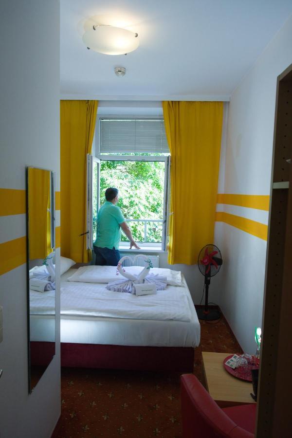 Hotel City Residence 3*
