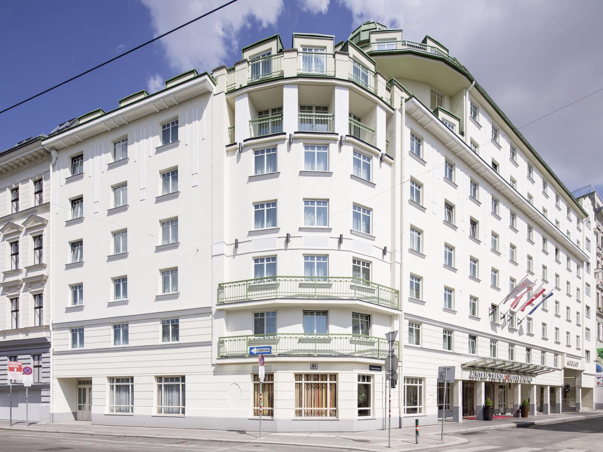 Austria Trend Ananas Hotel 4*