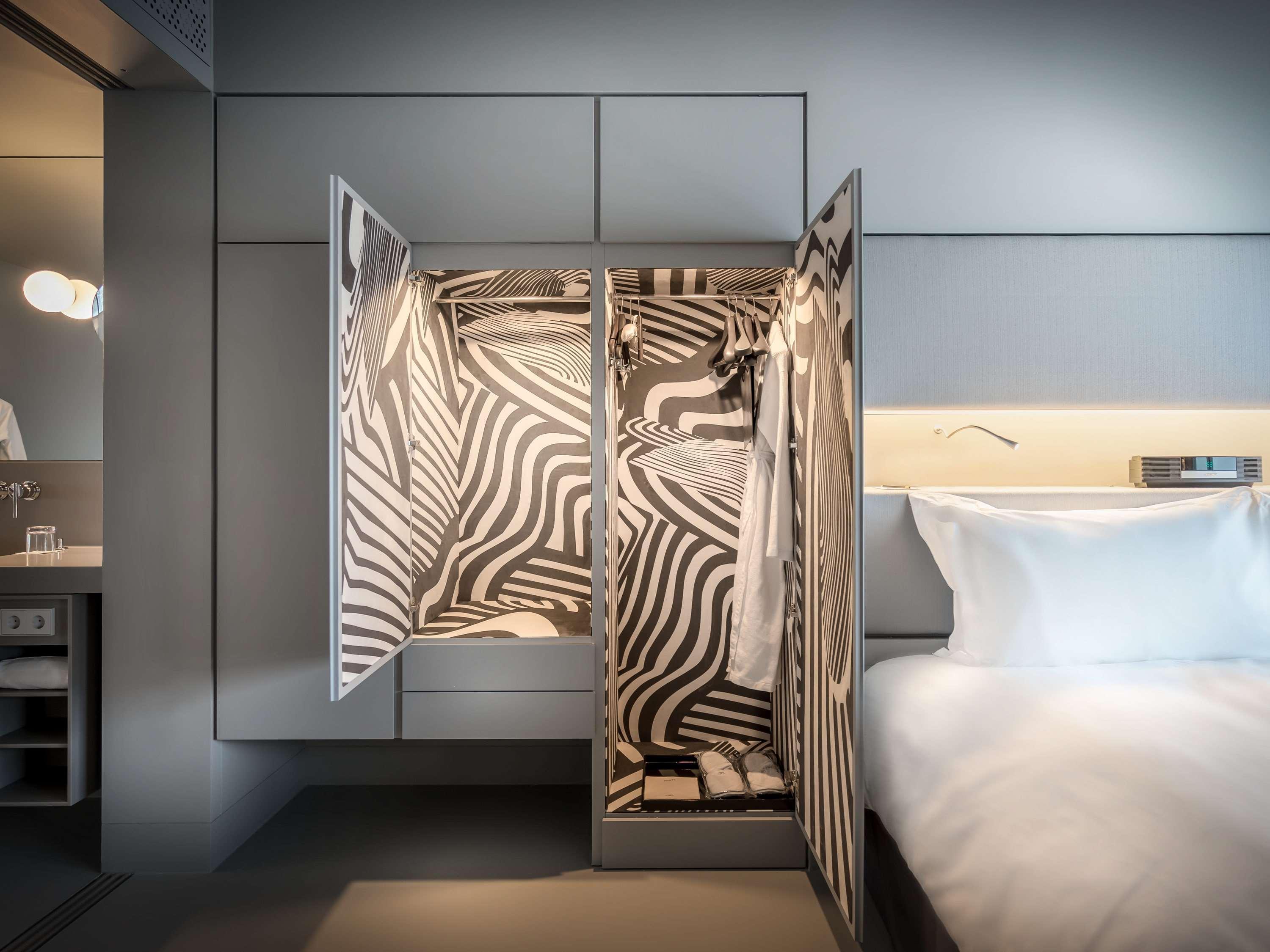 Hotel So/