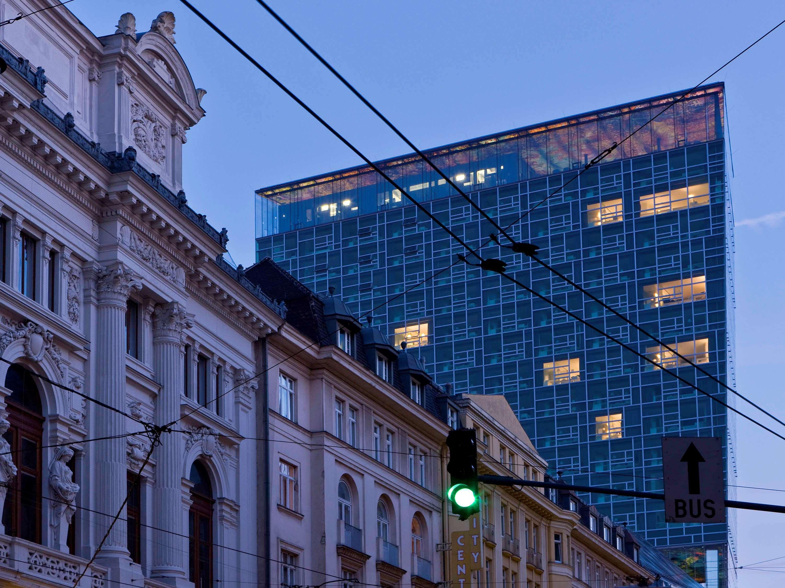 So/ Viena