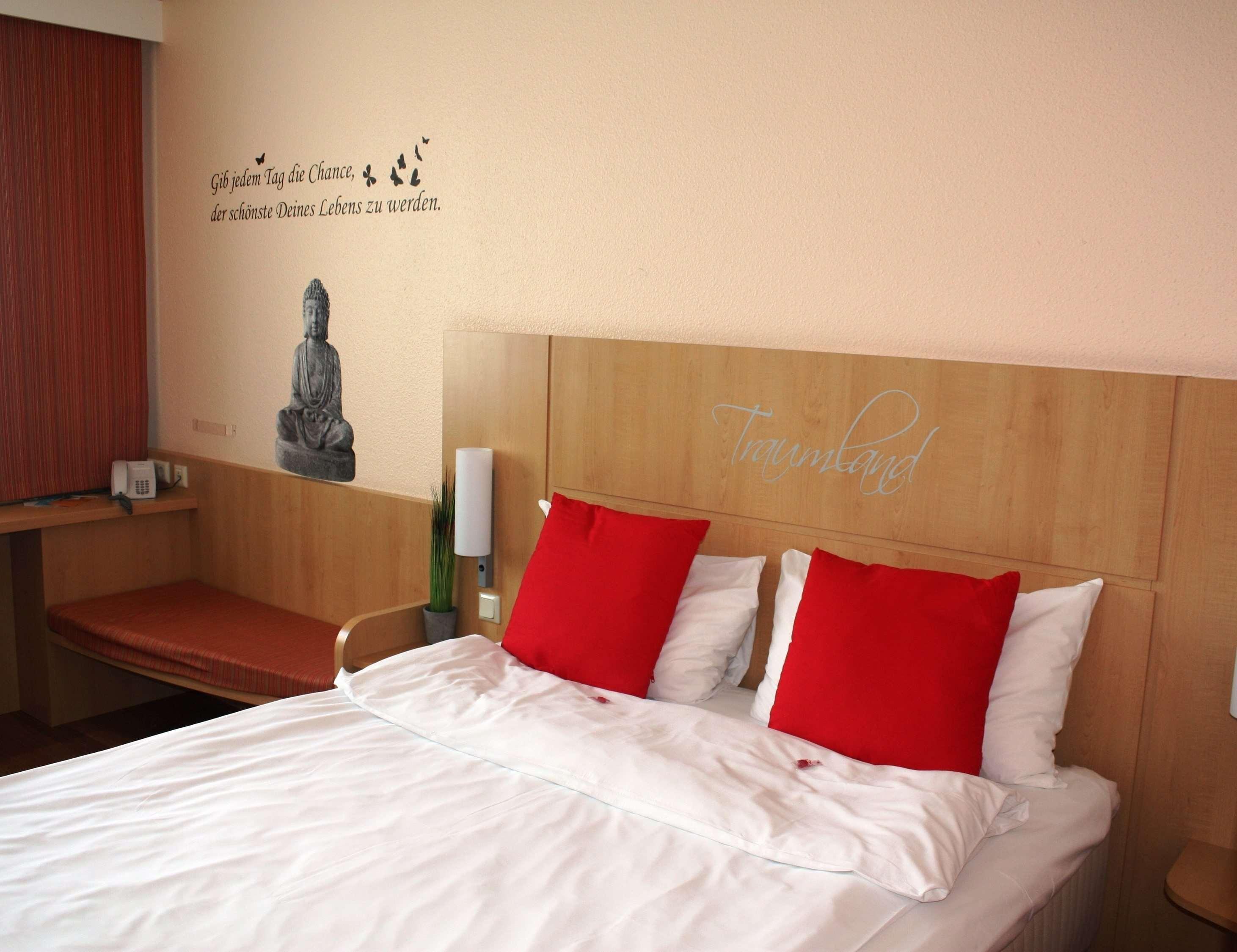Ibis Messe Hotel 3*
