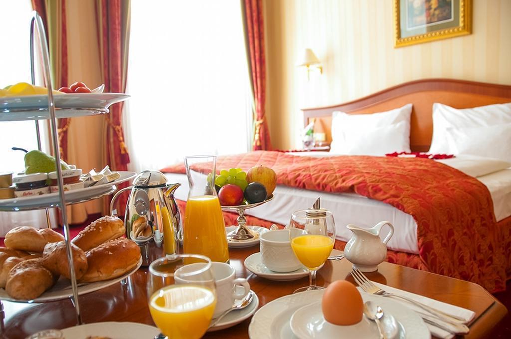 Hotel Opera I Self Check In 4*