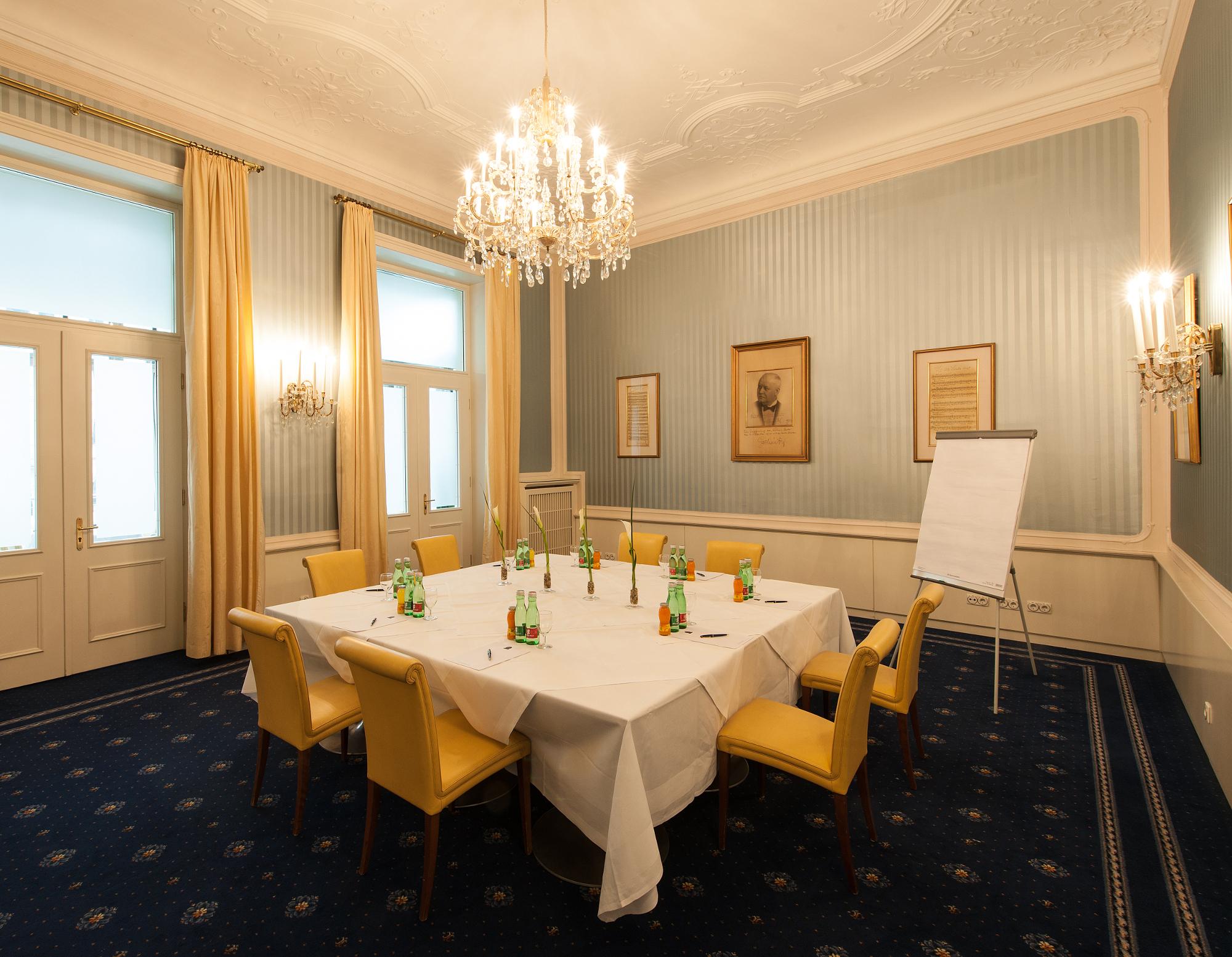 Hotel Ambassador