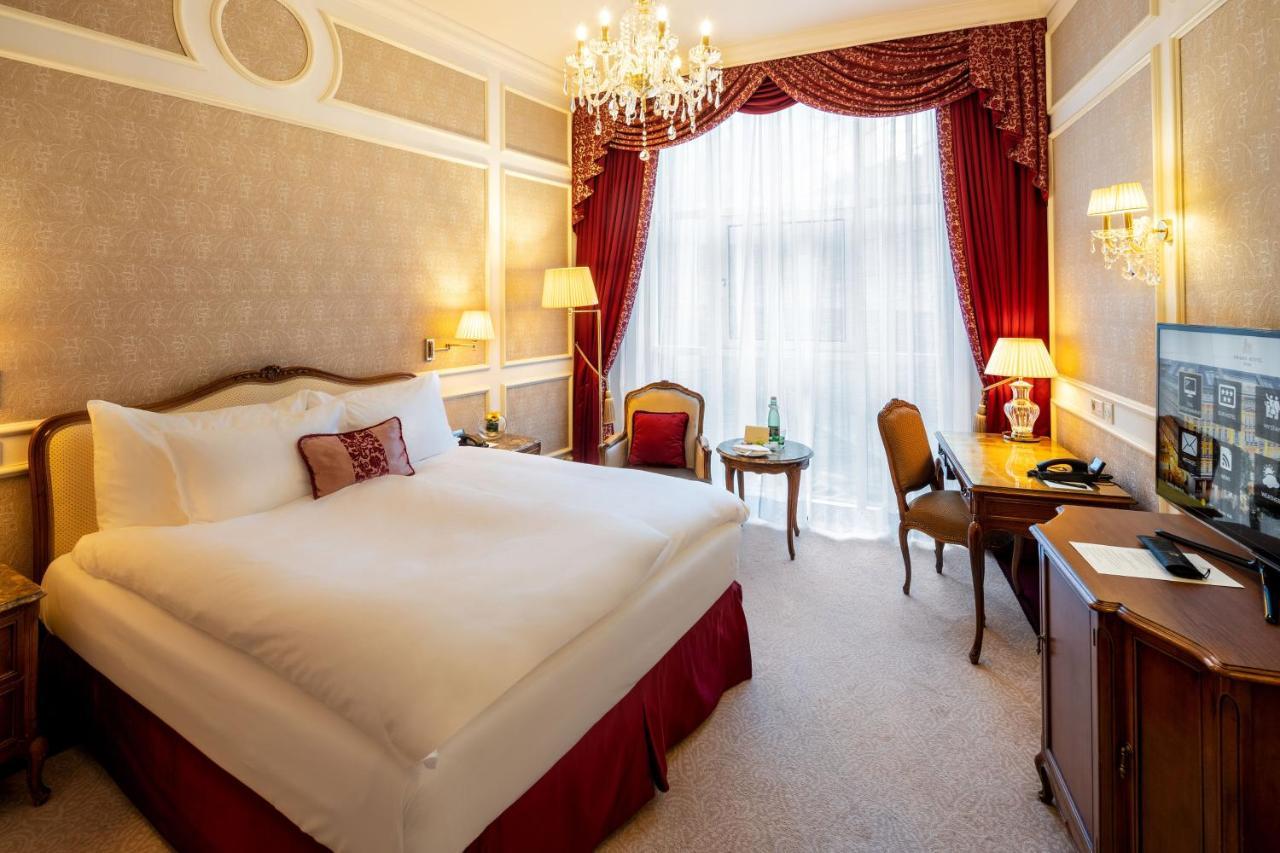Grand Hotel
