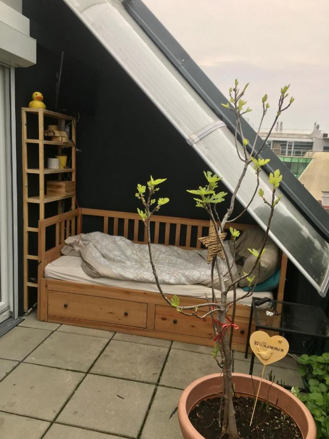 Dachgeschosswohnung Mit Kostenlosem Parkplatz Und Internet! Apartment