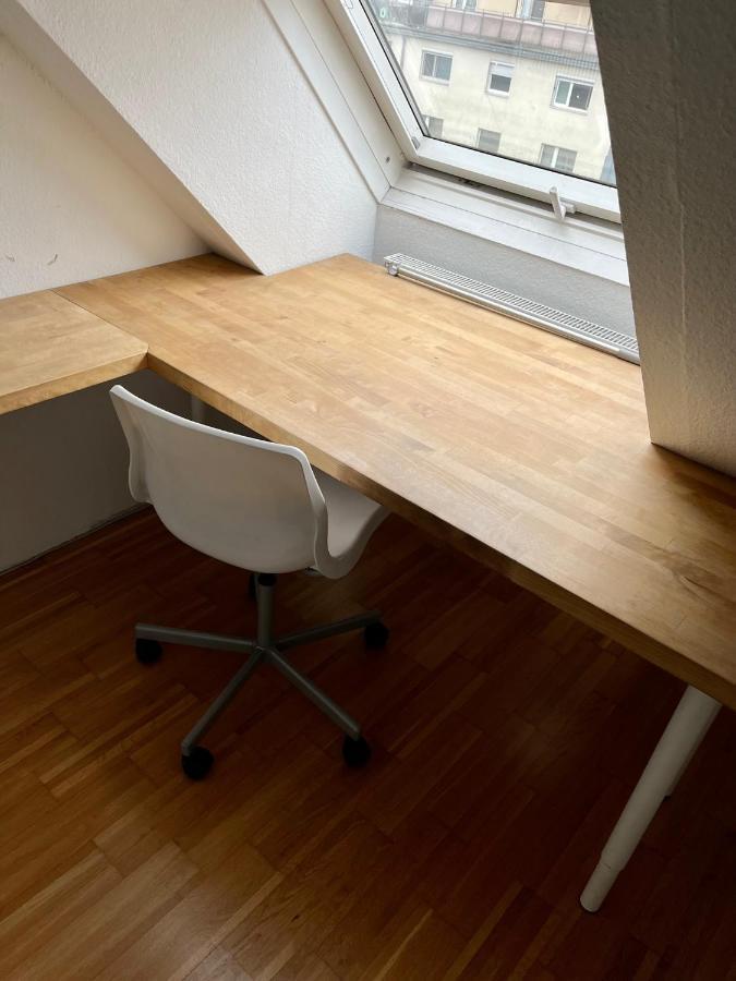 Apartment Dachgeschosswohnung Mit Kostenlosem Parkplatz Und Internet! Vienna