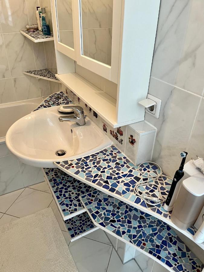 Apartment Dachgeschosswohnung Mit Kostenlosem Parkplatz Und Internet! Vienna