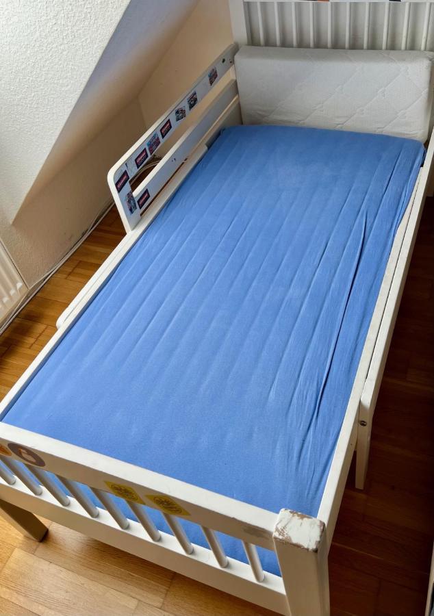 Apartment Dachgeschosswohnung Mit Kostenlosem Parkplatz Und Internet!