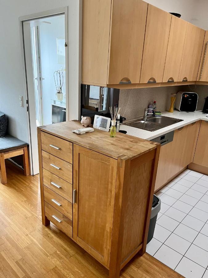 Dachgeschosswohnung Mit Kostenlosem Parkplatz Und Internet! *