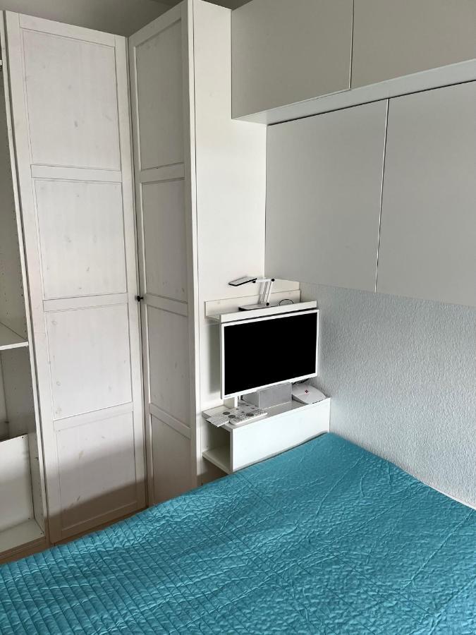 Apartment Dachgeschosswohnung Mit Kostenlosem Parkplatz Und Internet!