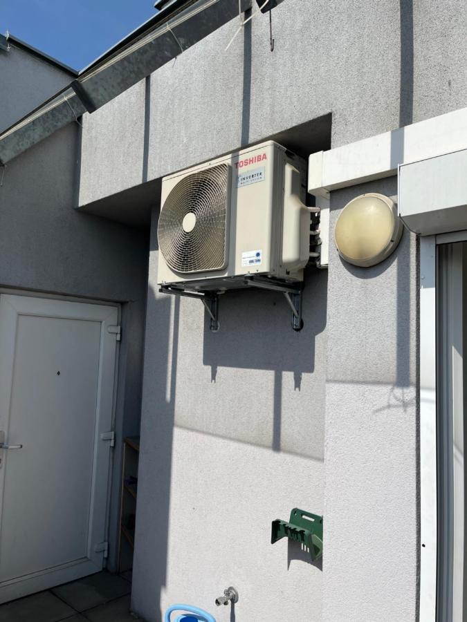 Apartment Dachgeschosswohnung Mit Kostenlosem Parkplatz Und Internet! *