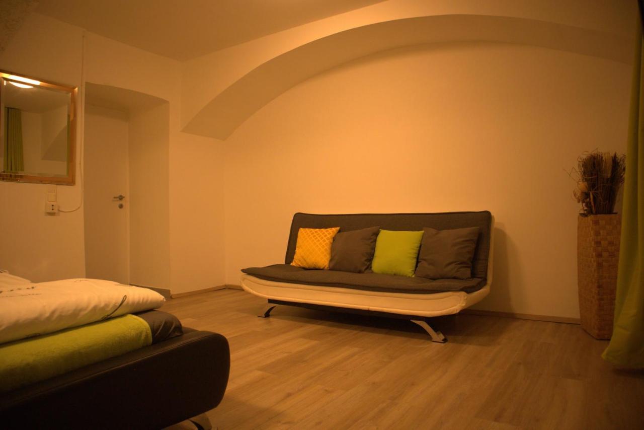 Brilliant Souterrain Apt. - Prater Amuesement Park Vienna