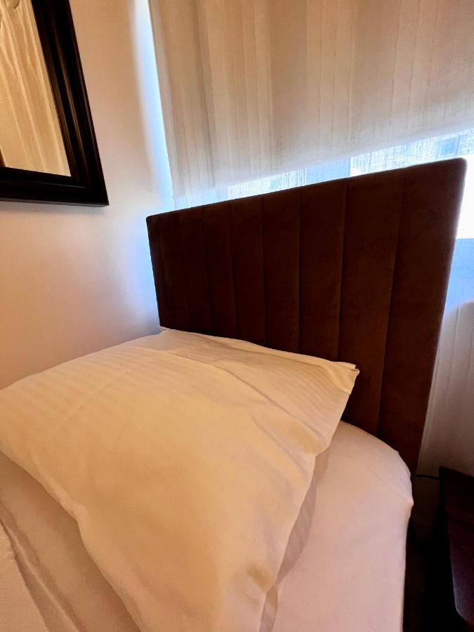 Apartment Wile Sued