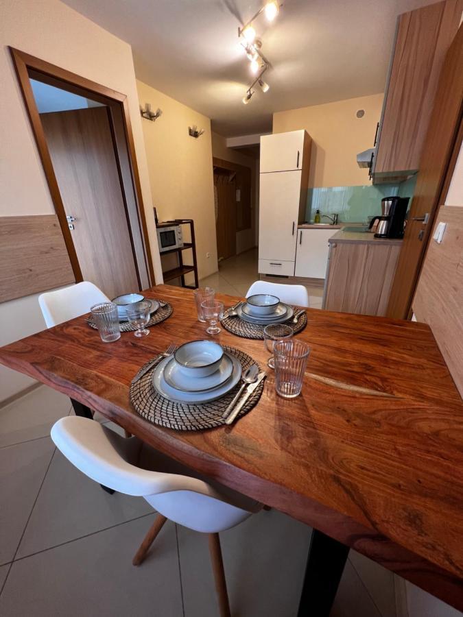 Apartment Wile Sued *