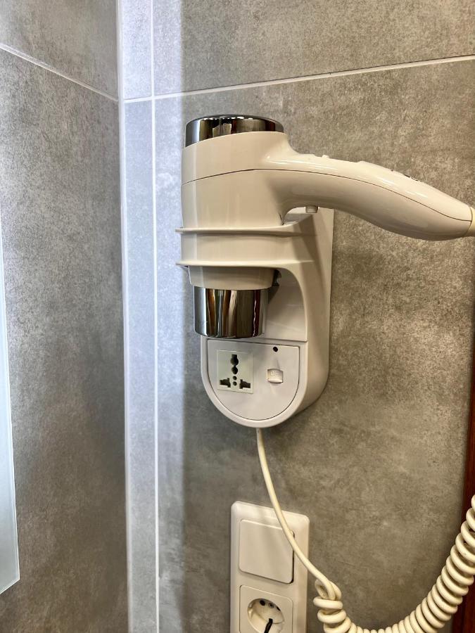 Apartment Wile Sued *