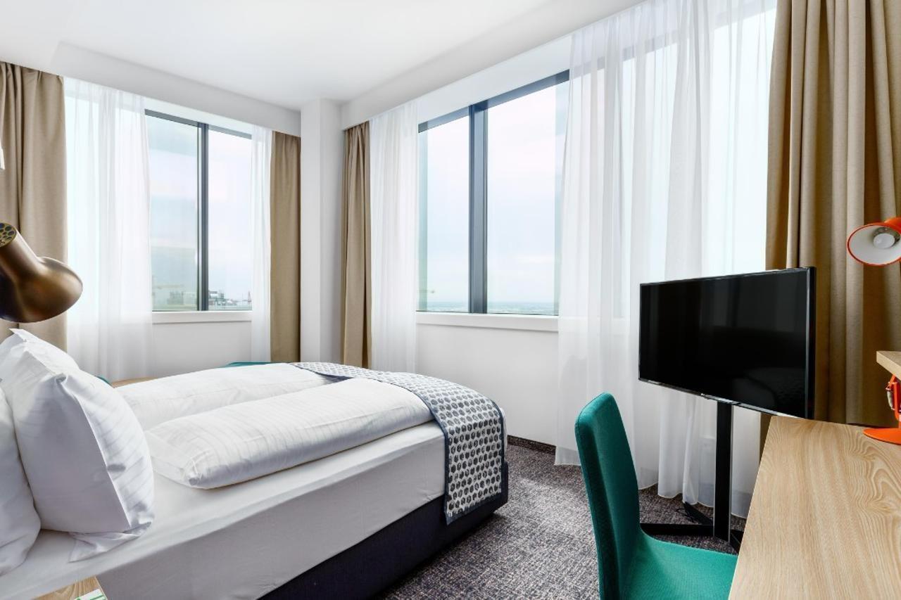 Clarion South 4*