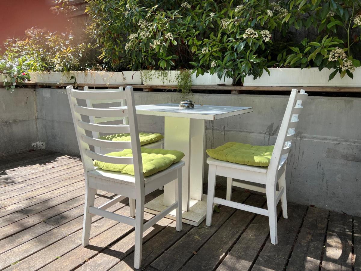 Charming Townhouse Directly By Metro Apartment