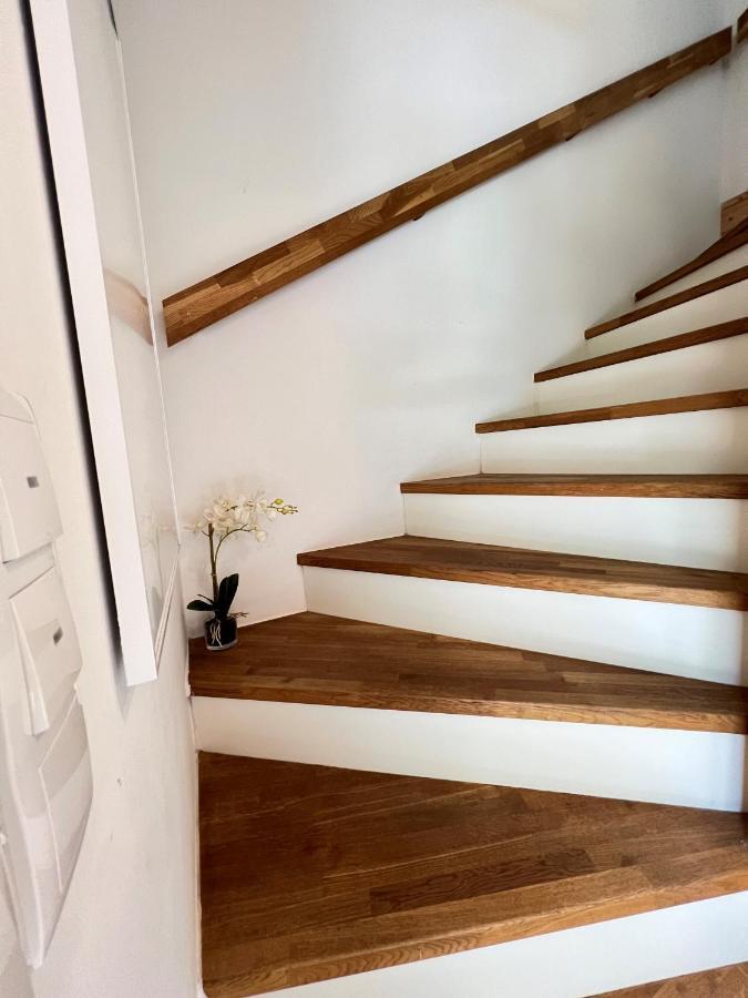 Charming Townhouse Directly By Metro Vienna