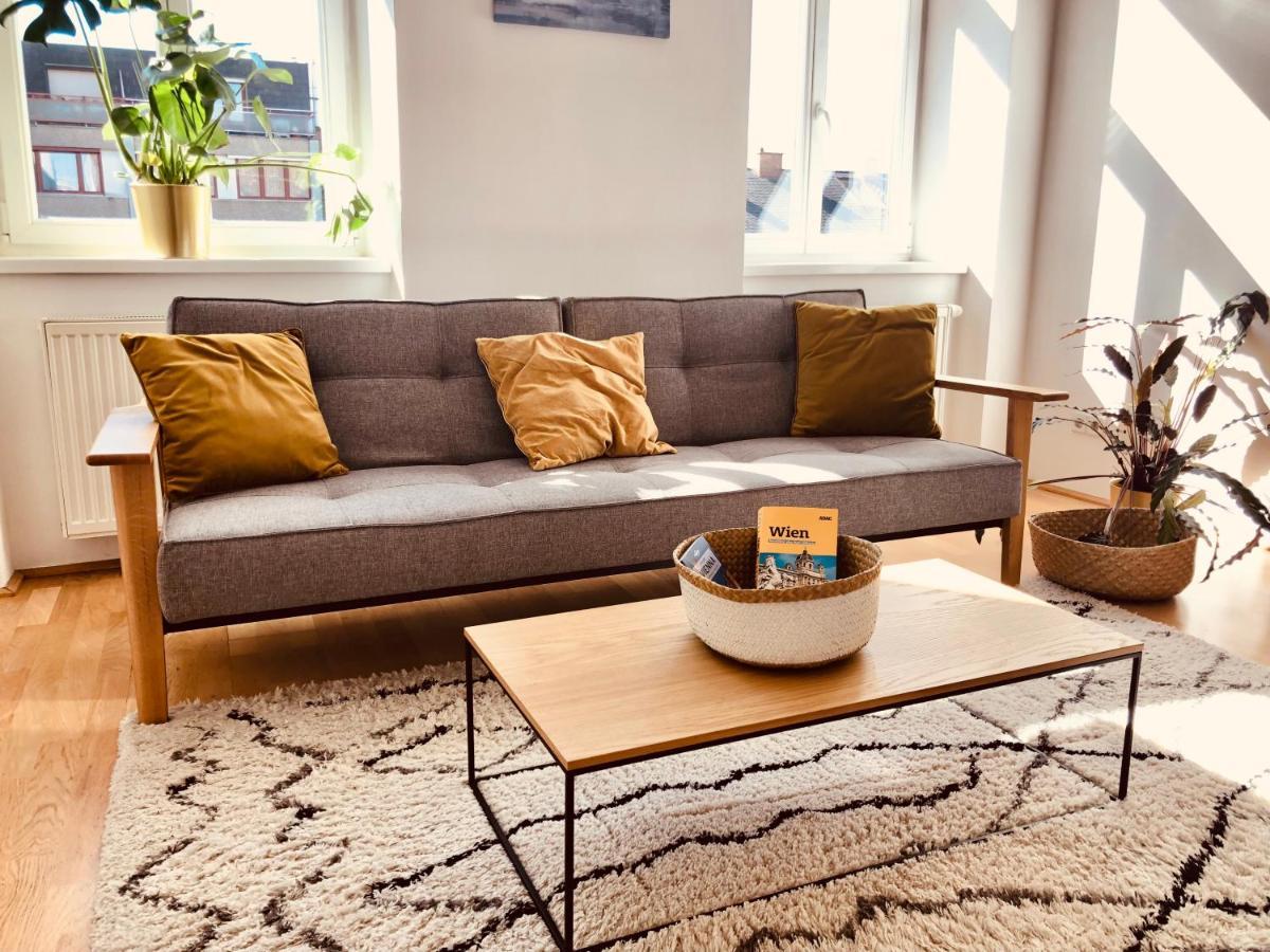 Helle 4 Zimmer Familien-wohnung Mit Balkon! Schloss Schönbrunn In Gehdistanz *