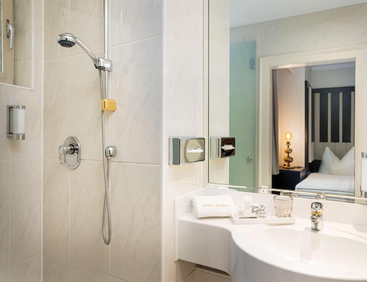 Elaya Center 4* Viena
