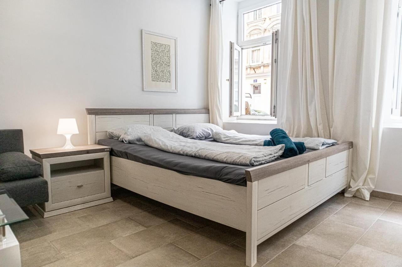 9 Min From Center - Lovely Near U1 Reumannplatz Apartment