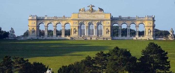 Helle 4 Zimmer Familien-wohnung Mit Balkon! Schloss Schönbrunn In Gehdistanz Apartment *