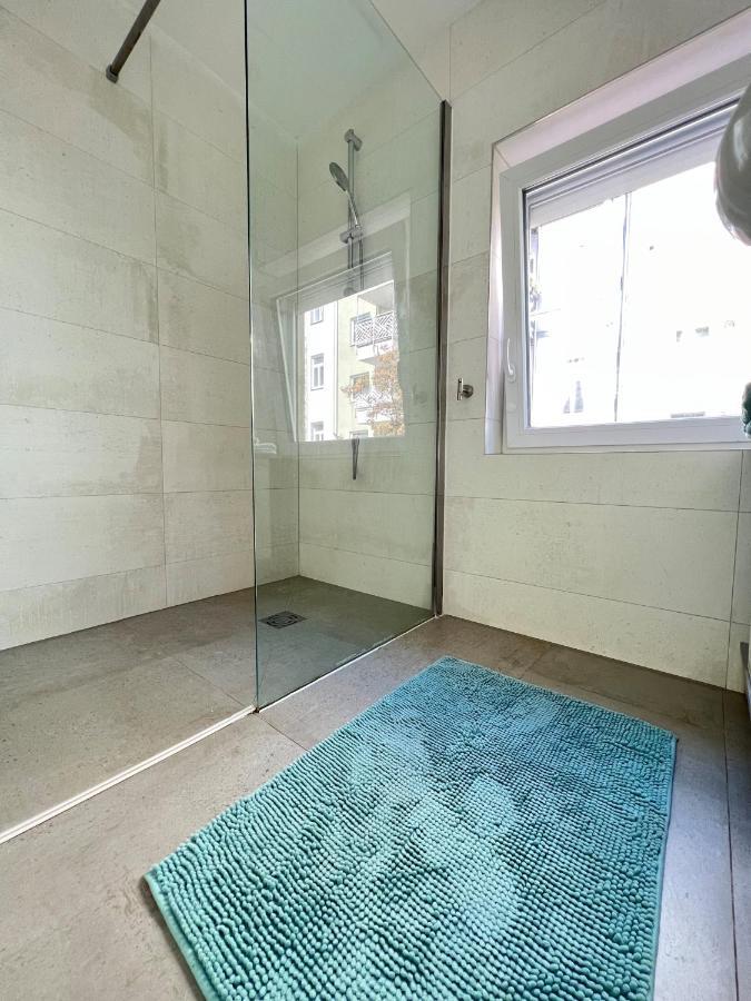 Charming Townhouse Directly By Metro *