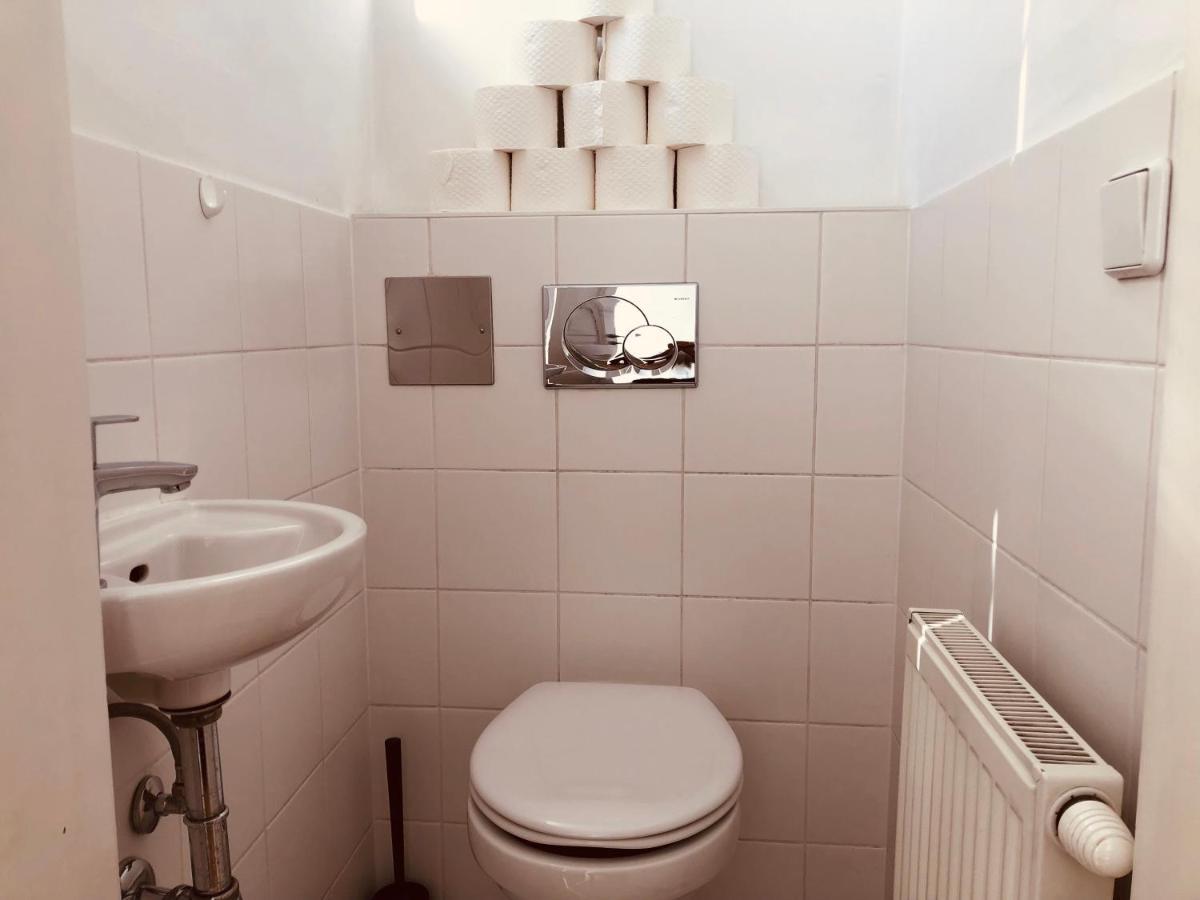 Helle 4 Zimmer Familien-wohnung Mit Balkon! Schloss Schönbrunn In Gehdistanz Apartment
