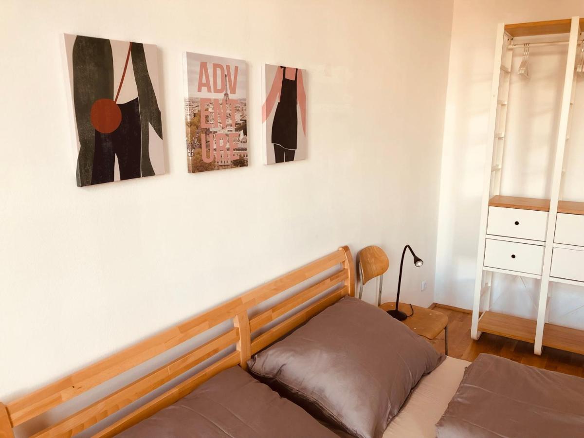 Helle 4 Zimmer Familien-wohnung Mit Balkon! Schloss Schönbrunn In Gehdistanz Apartment *