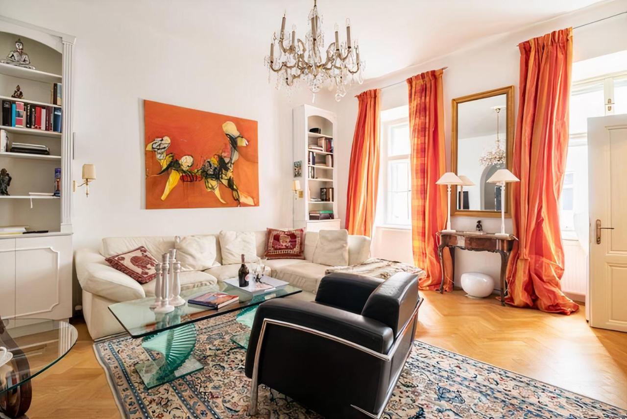 Imperial Gem . Flamboyant Studio . Heart Of * Vienna