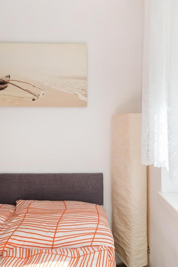 Cosy Near Vic Apartment
