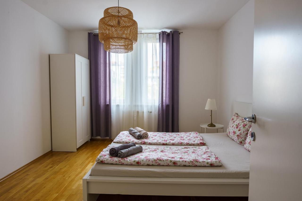 1080 * Viena