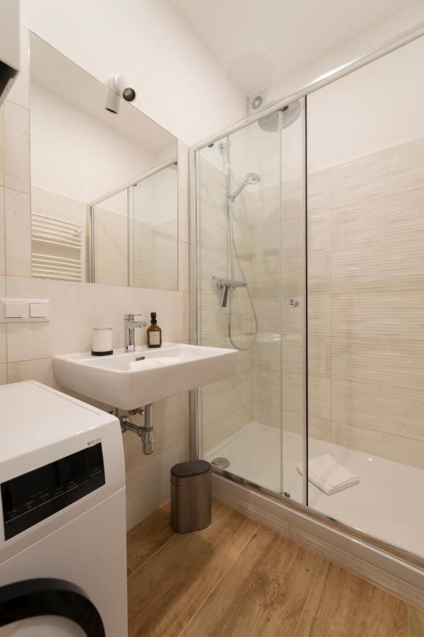 Josef's I Comfort I Metro Access Appartamento