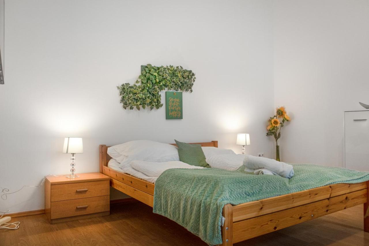 Apartment Elegant 2br - Near Bahnhof Meidling Vienna