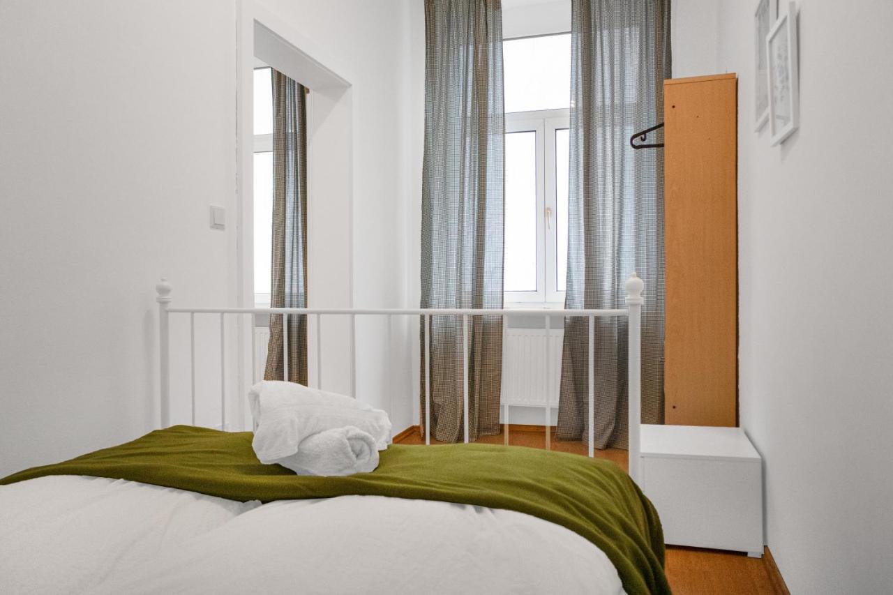 Elegant 2br - Near Bahnhof Meidling Apartment Vienna