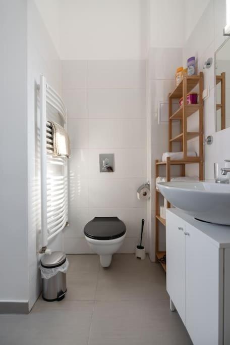 Apartment Grosse Terrasse, Klimaanlage Und U-bahn Naehe *