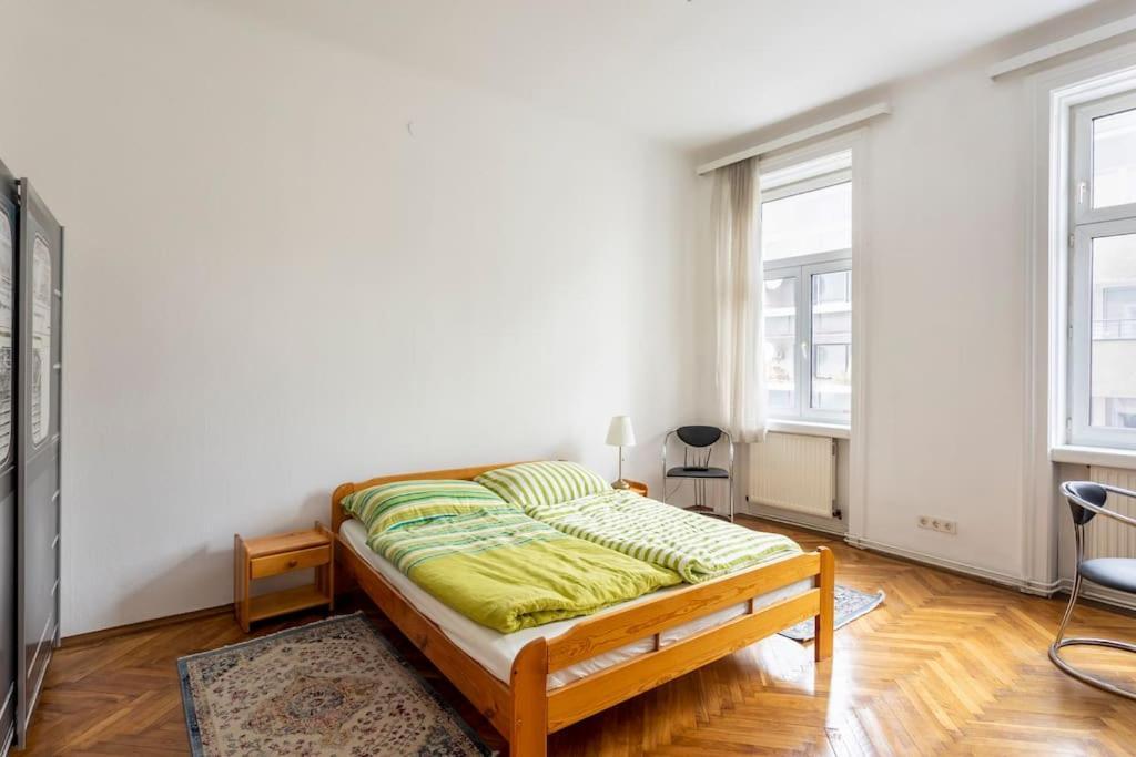 Vintage Living In The Heart Of Vienna. Vienna