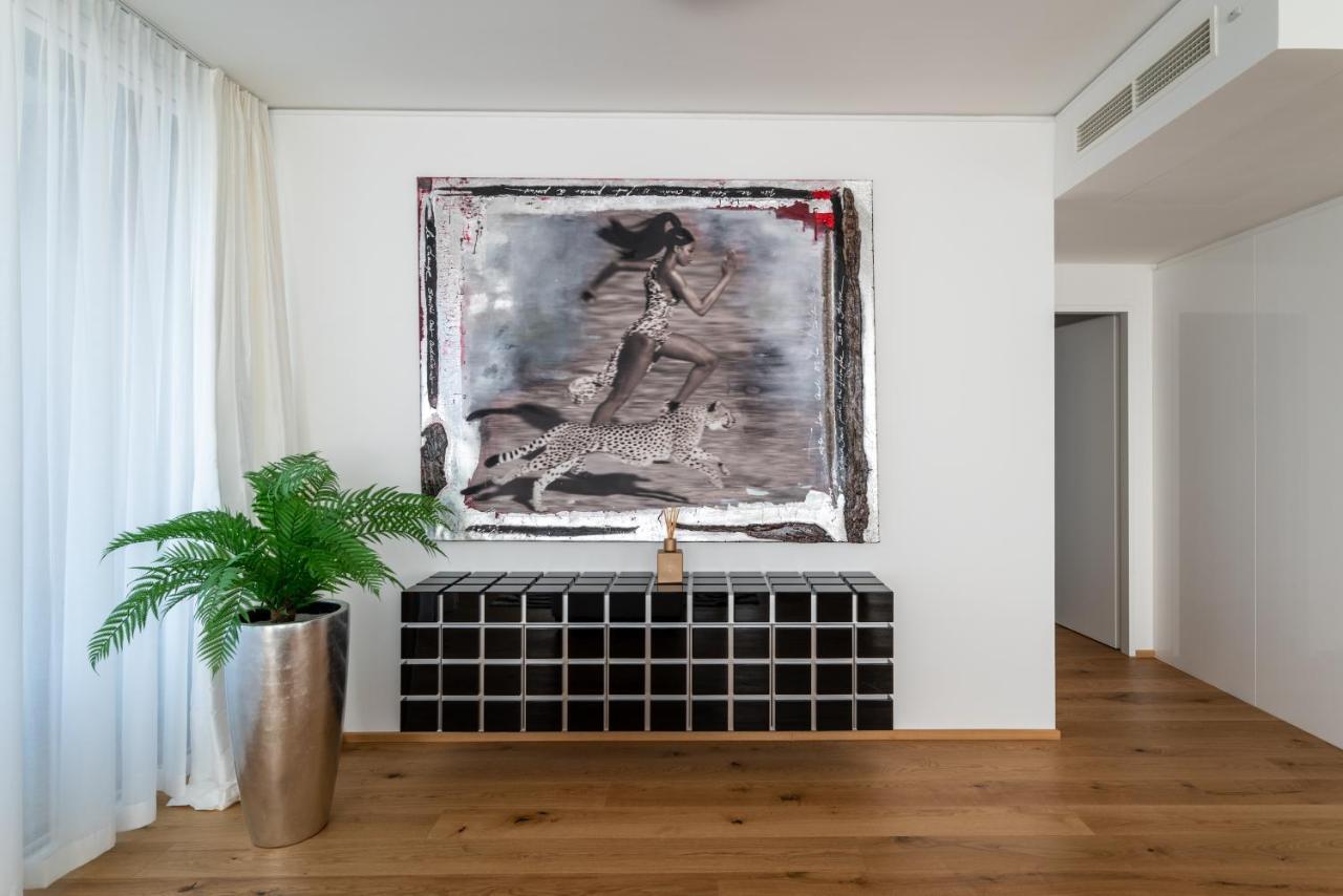 Exclusive 2br Skyline Penthouse By Hm Apartment