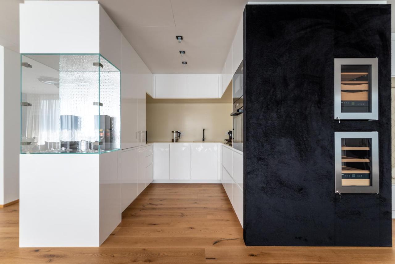 Exclusive 2br Skyline Penthouse By Hm