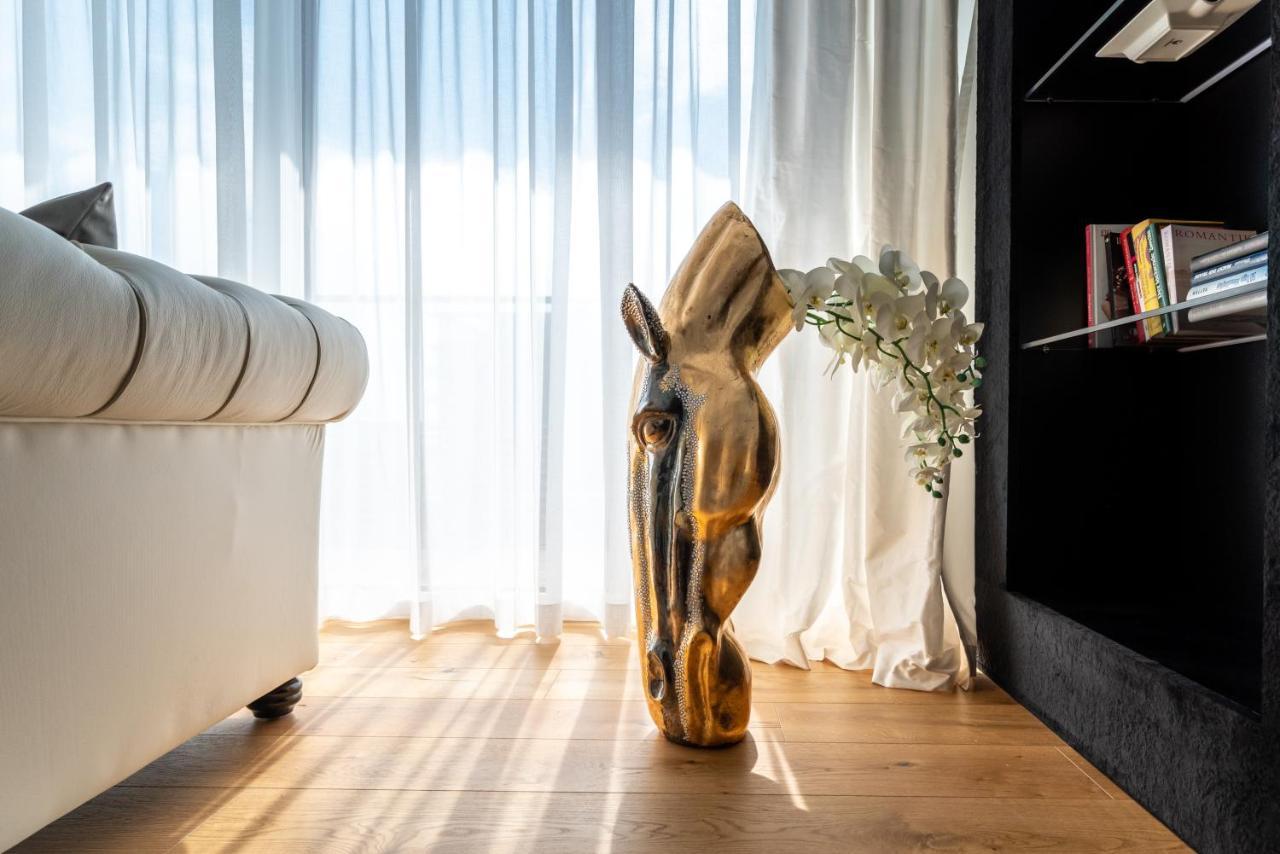 Apartment Exclusive 2br Skyline Penthouse By Hm
