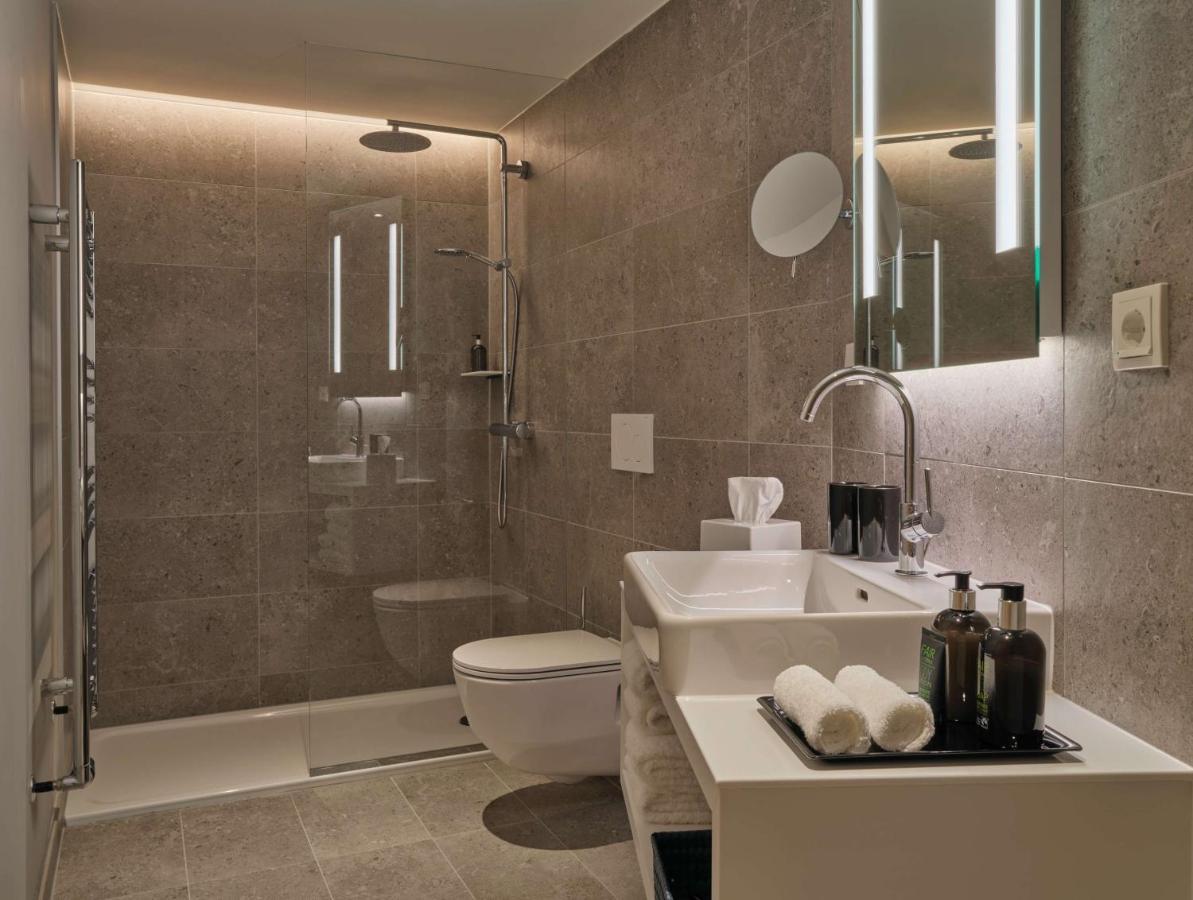 Adina Belvedere Hotel 4*