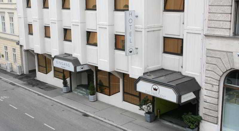 Mercure Raphael 4*