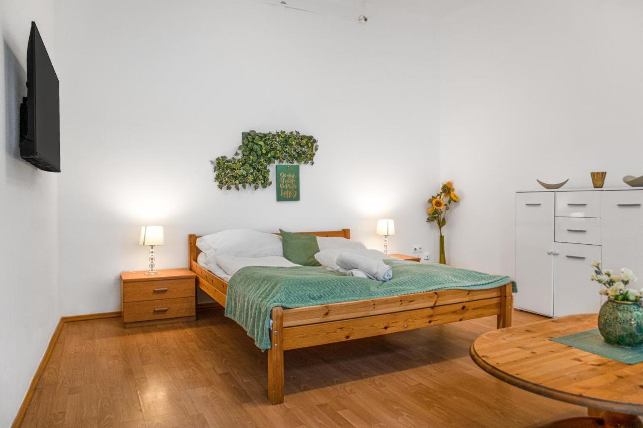 Apartment Elegant 2br - Near Bahnhof Meidling Vienna