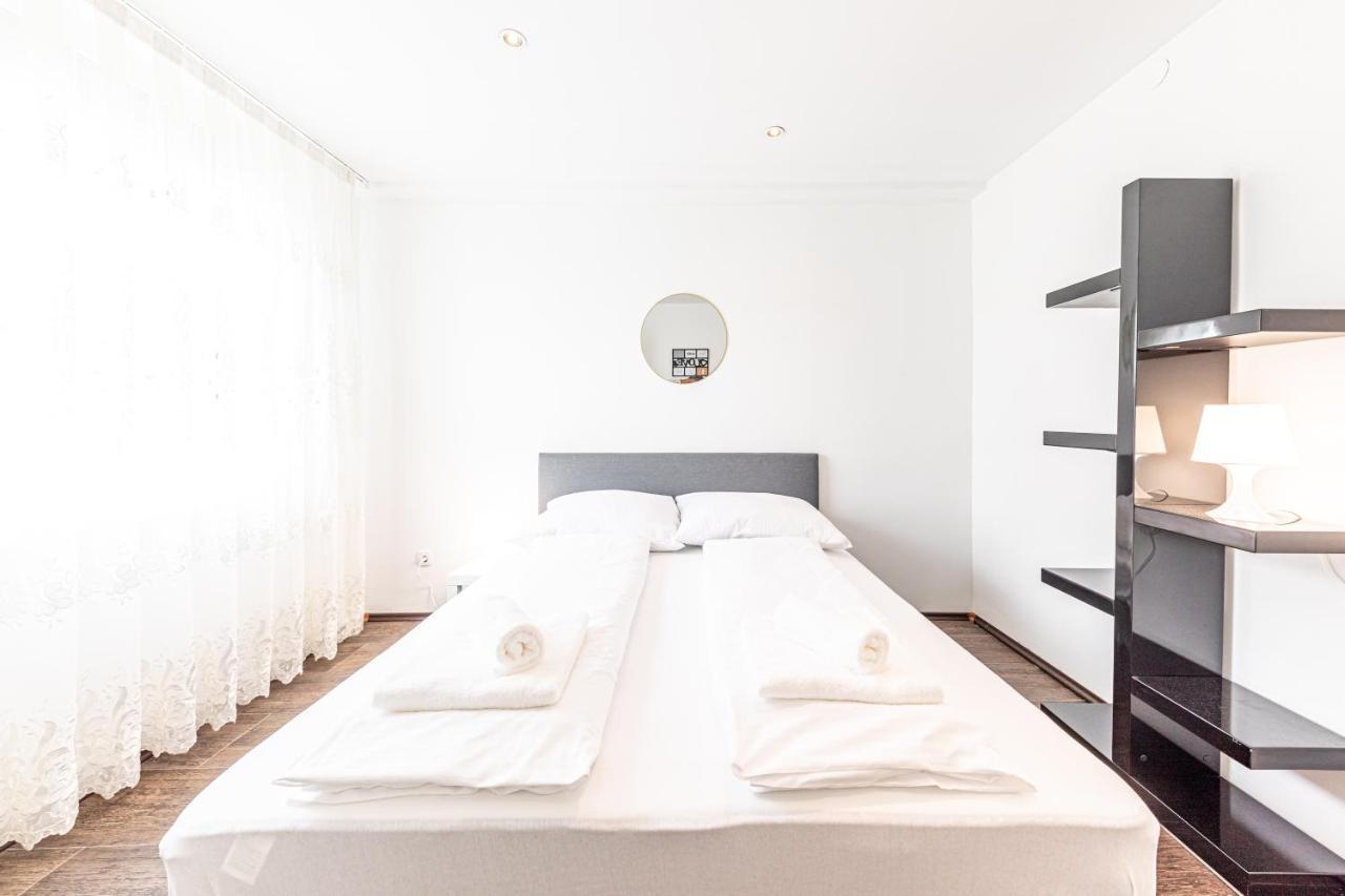 Apartment Elegance By Jr City