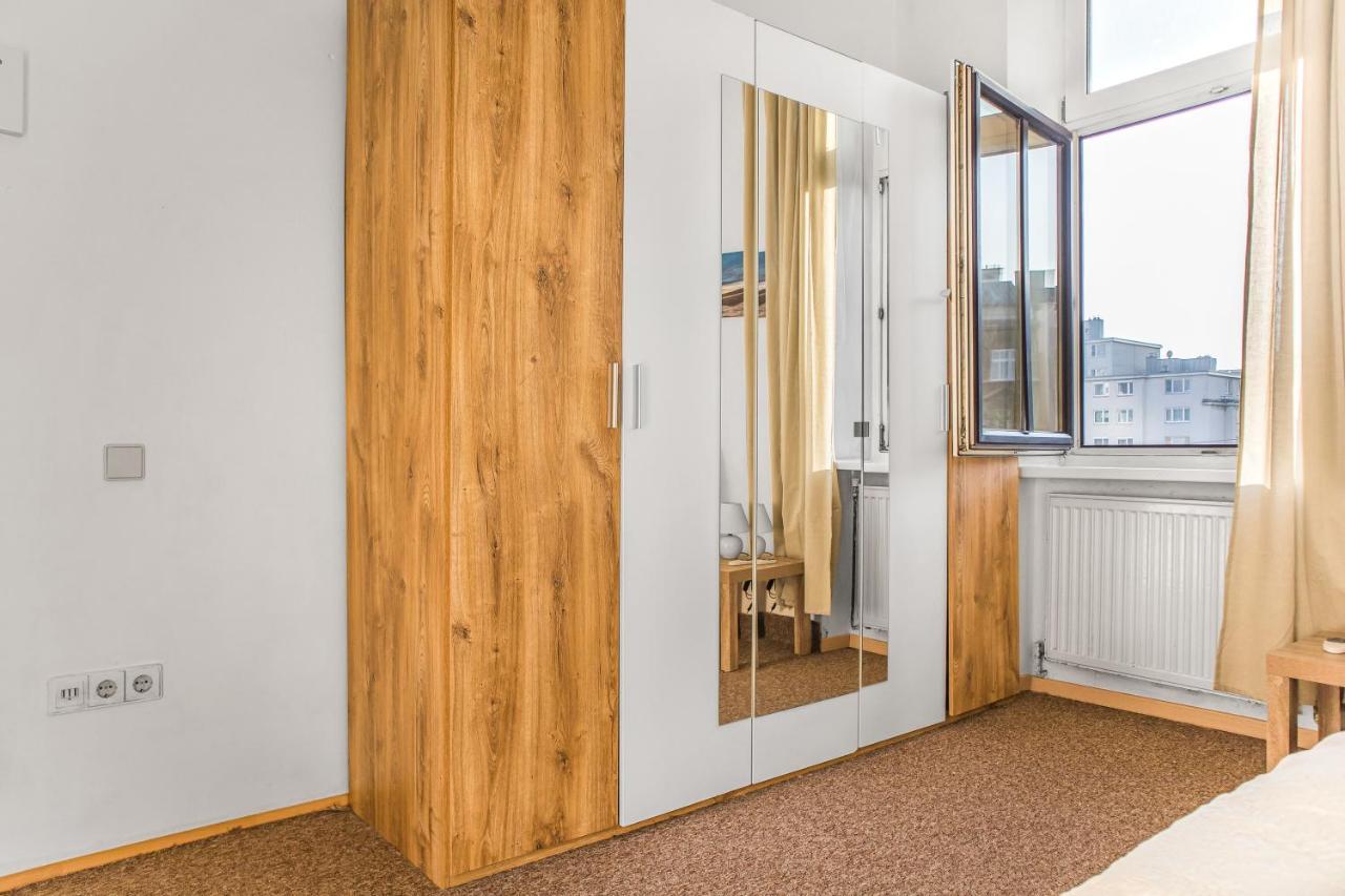 Superb 2br Apt. Very Spacious Near Millenium Tower Apartment