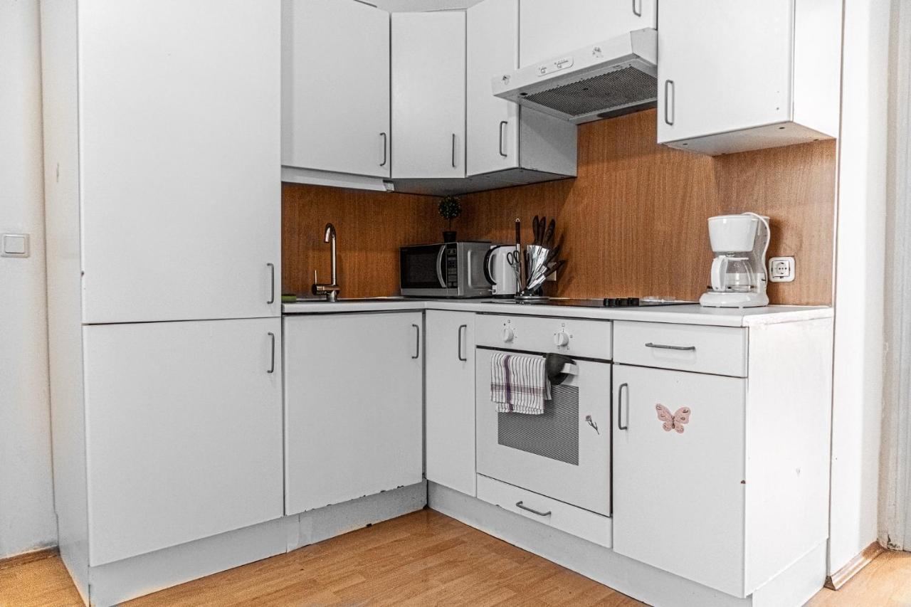 Typical 2br Viennese Wiener Stadthalle * Vienna
