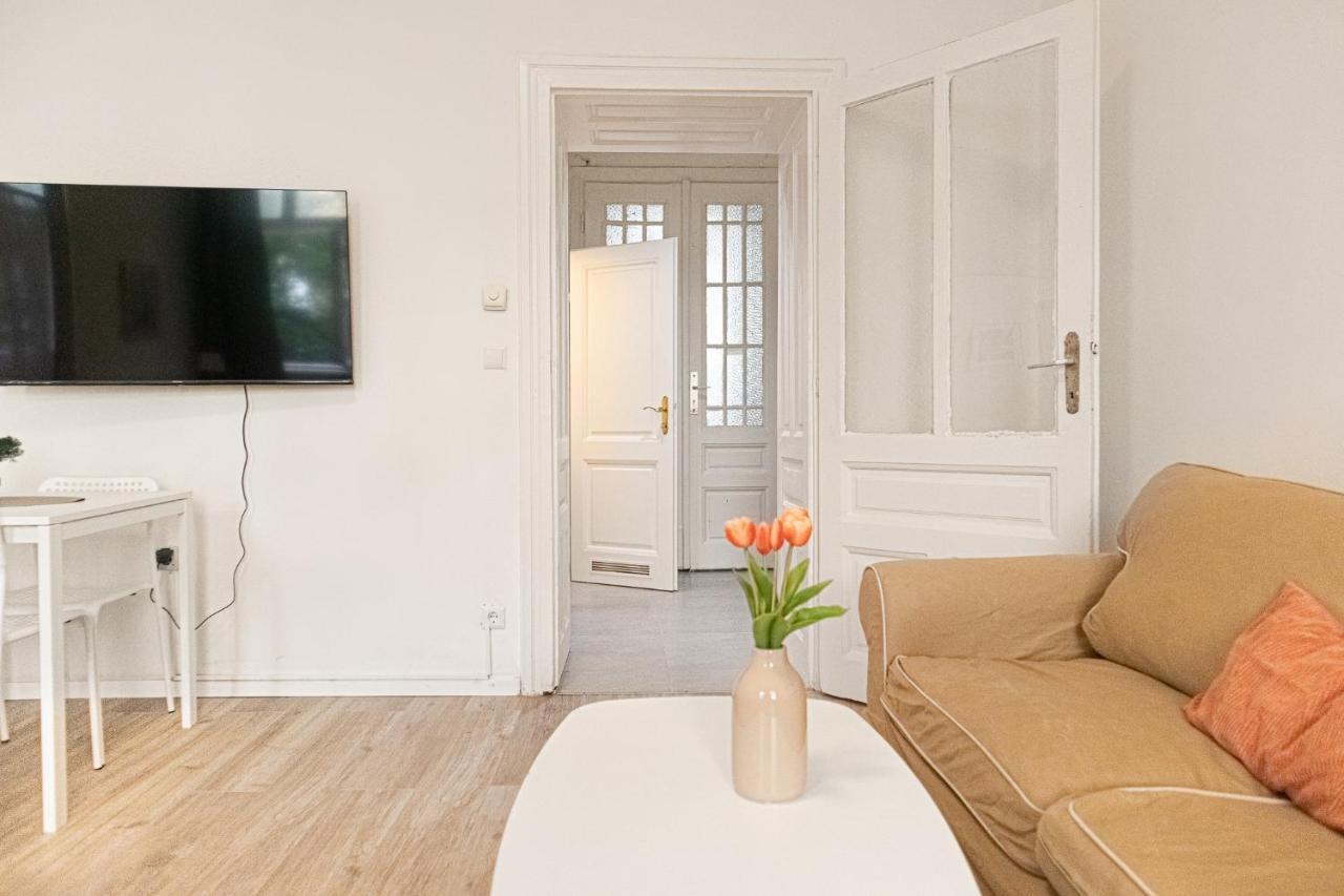 Gorgeous 2br Apt. Located And Spacious
