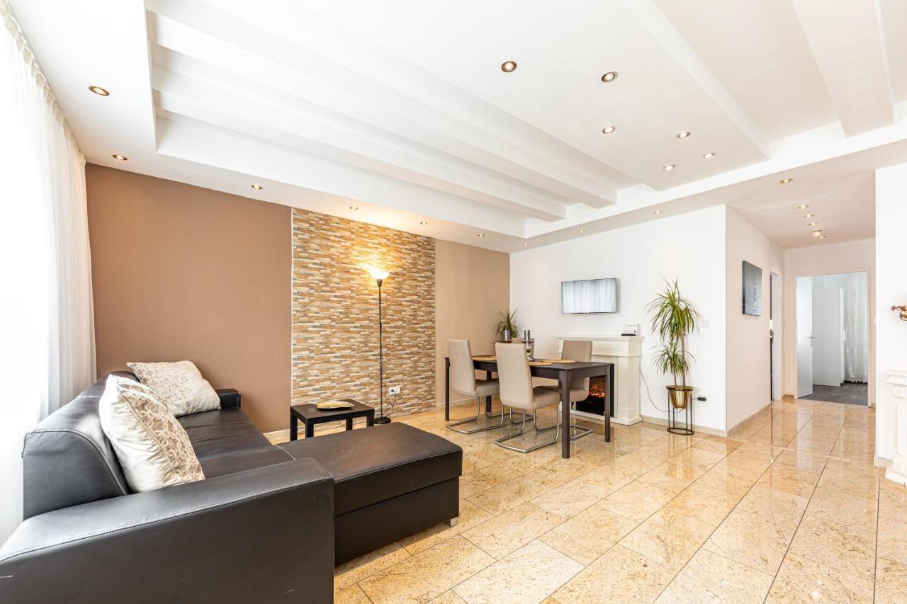 Elegance By Jr City Apartment