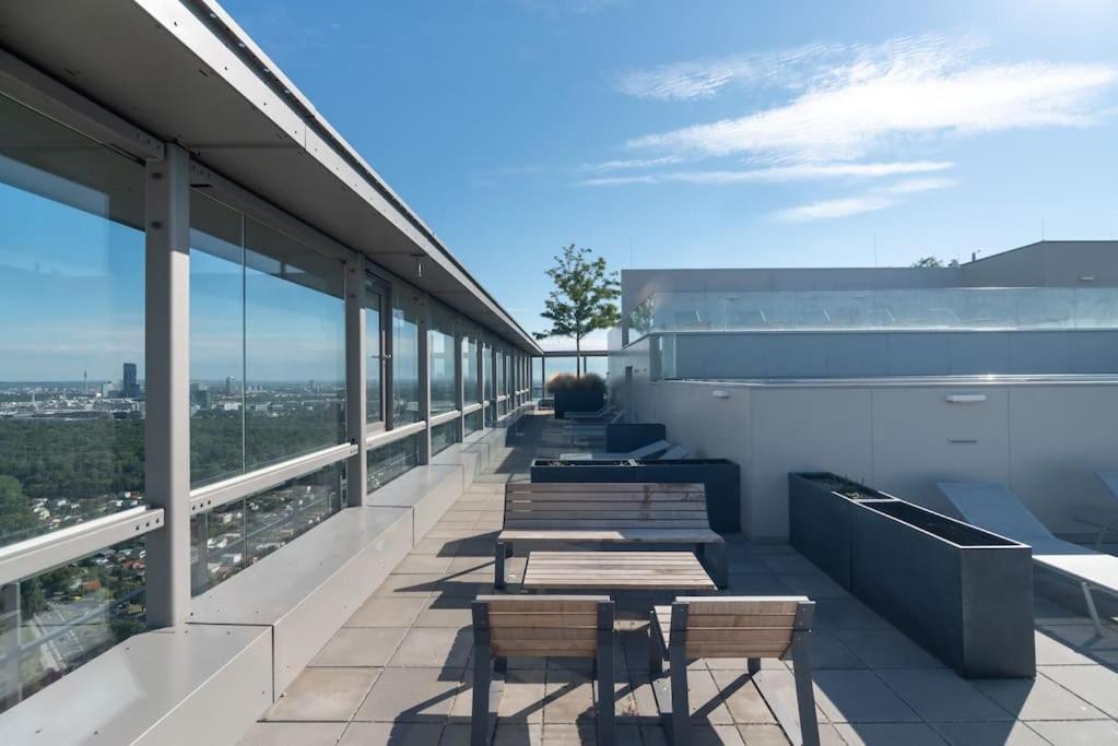 Hoch Hinaus, Neu Und Stilvoll Mit Pool Am Dach Apartment Vienna