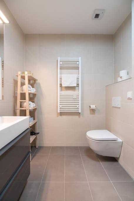 Hoch Hinaus, Neu Und Stilvoll Mit Pool Am Dach Apartment *